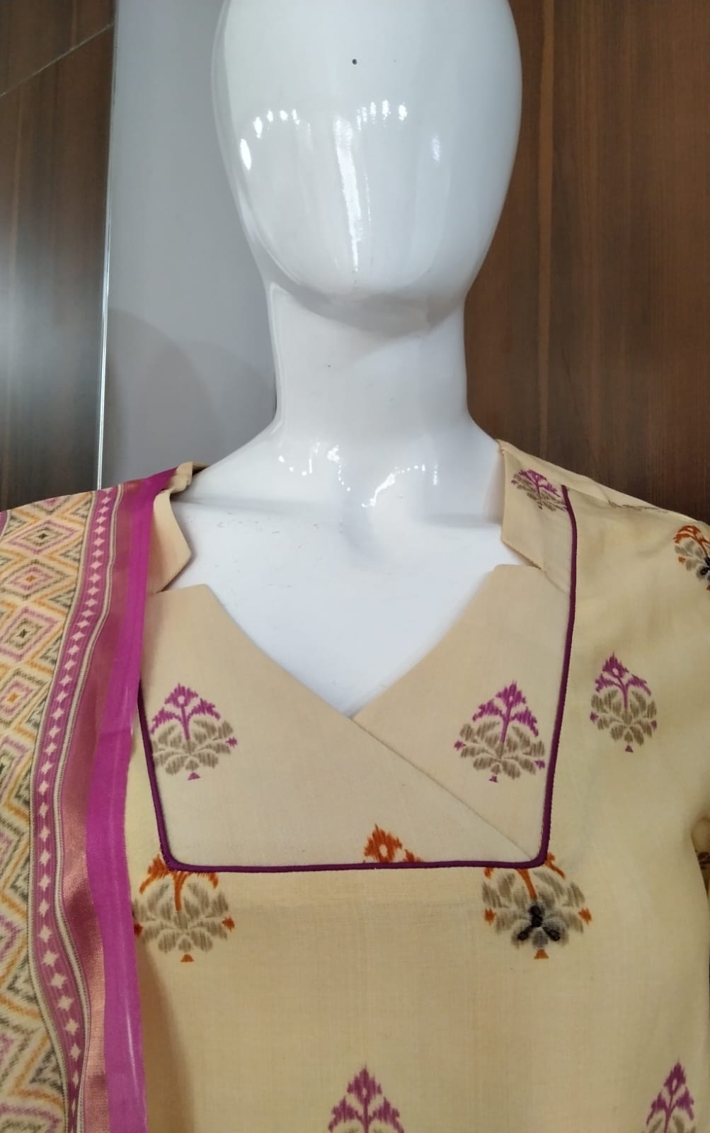 Digital Print hand embroidery detailed Kurta Set with solid bottom