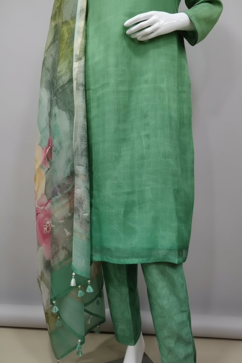 Forest Green Plain Silk-Blend Kurta Set with Floral Printed Dupatta