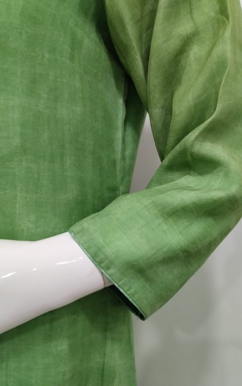 Forest Green Plain Silk-Blend Kurta Set with Floral Printed Dupatta