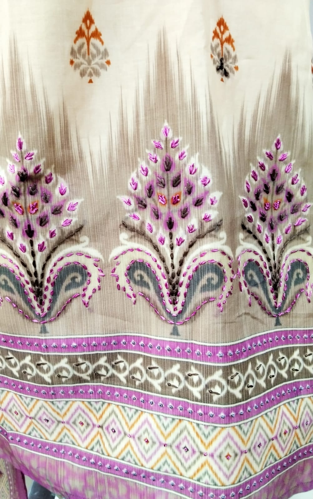 Digital Print hand embroidery detailed Kurta Set with solid bottom