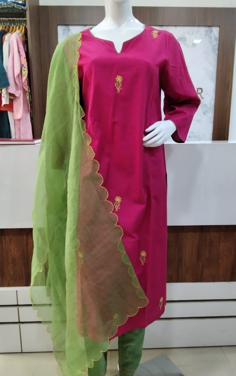 Elegant Magenta Cotton Silk Suit Set with Scalloped Green Dupatta